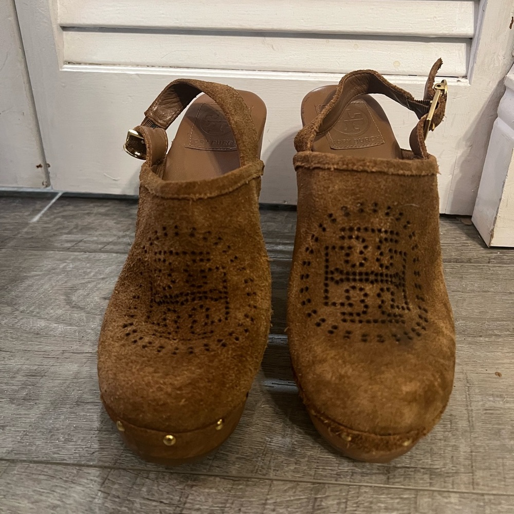 Tory Burch Shoes. Tory Burch Brayden Clog Suede. Size 7